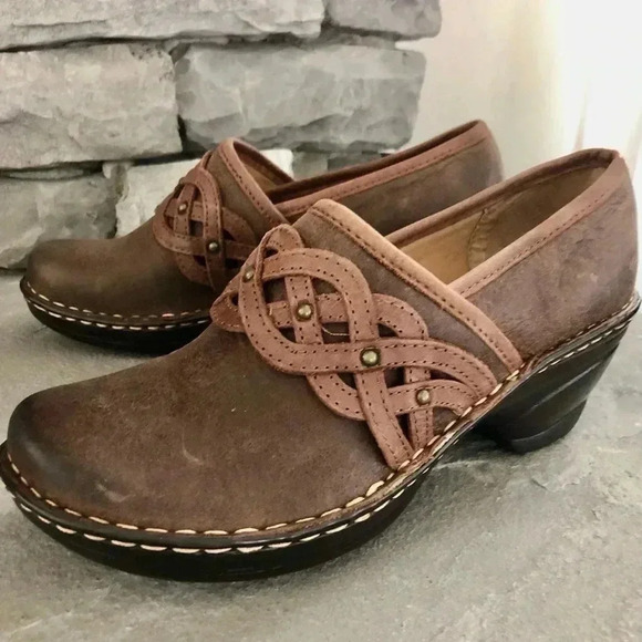 NWOT Softspots Leather,Braided upper detail Slip On Clogs,Pillow top technology - Picture 3 of 9